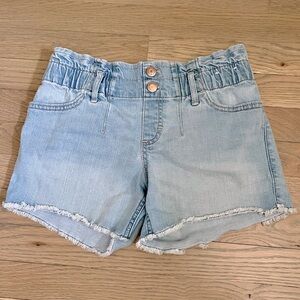 Abercrombie Kids mid rise paperbag waist midi shorts Color:LIGHT WASH Size 13/14